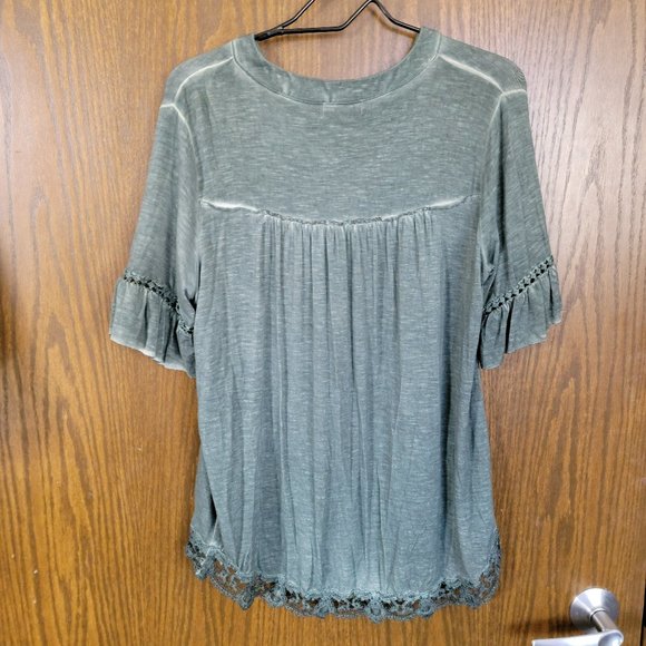 Artesia Forest Green Boho Chic Pullover Top with Tassels Size Medium - Picture 12 of 12